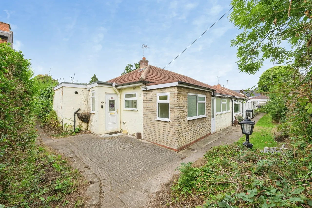 3 bed house for sale — Sheffield Road, Sutton Coldfield