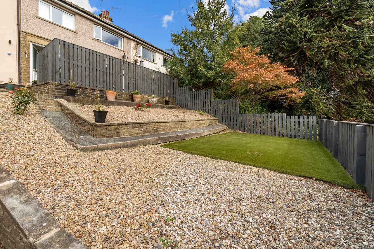 Saddleworth Road, Greetland, HX4, photo 28