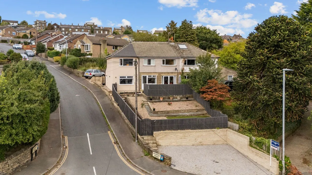 Saddleworth Road, Greetland, HX4, photo 34