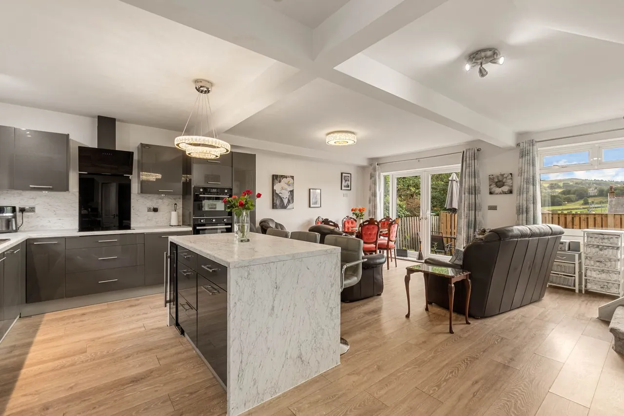 Saddleworth Road, Greetland, HX4, photo 18