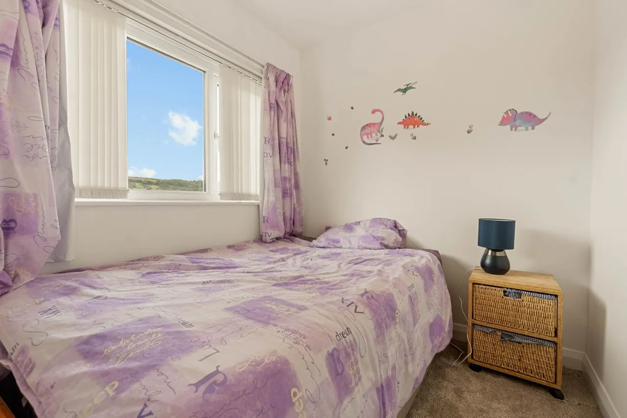 Saddleworth Road, Greetland, HX4, photo 9