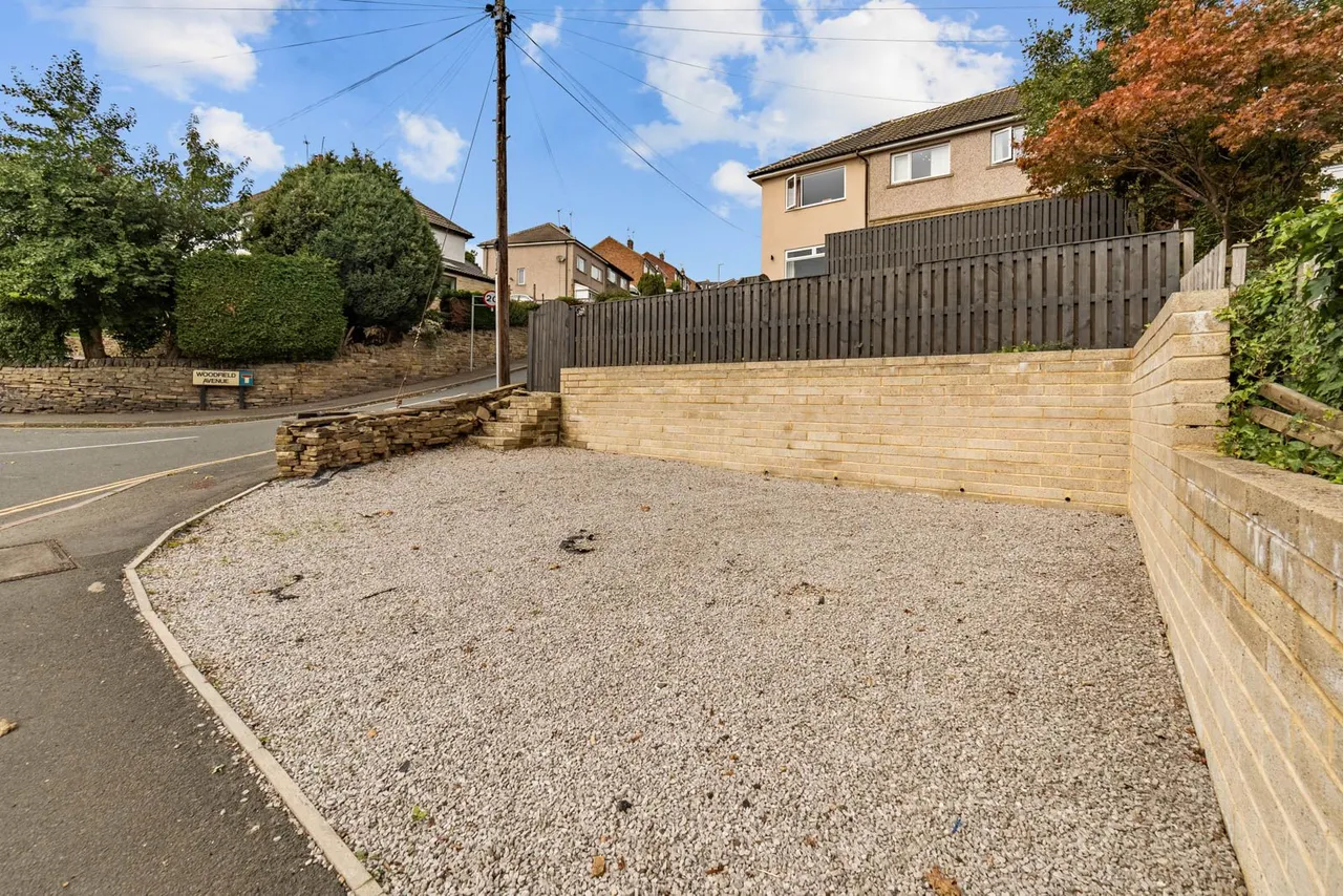 Saddleworth Road, Greetland, HX4, photo 27