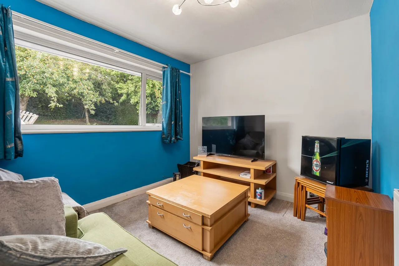 Saddleworth Road, Greetland, HX4, photo 5
