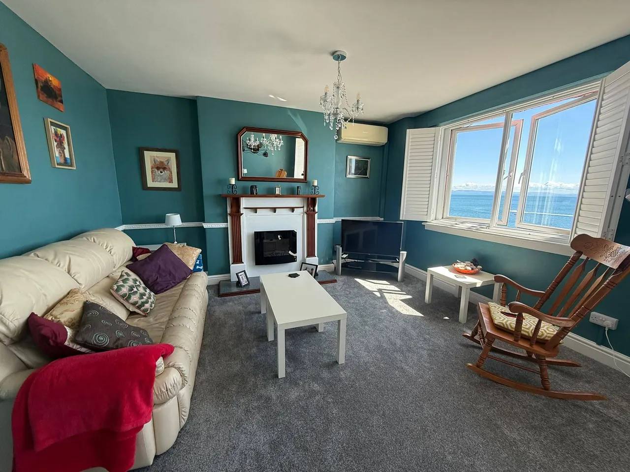 2 bed flat to rent, West End Parade, Pwllheli, LL53