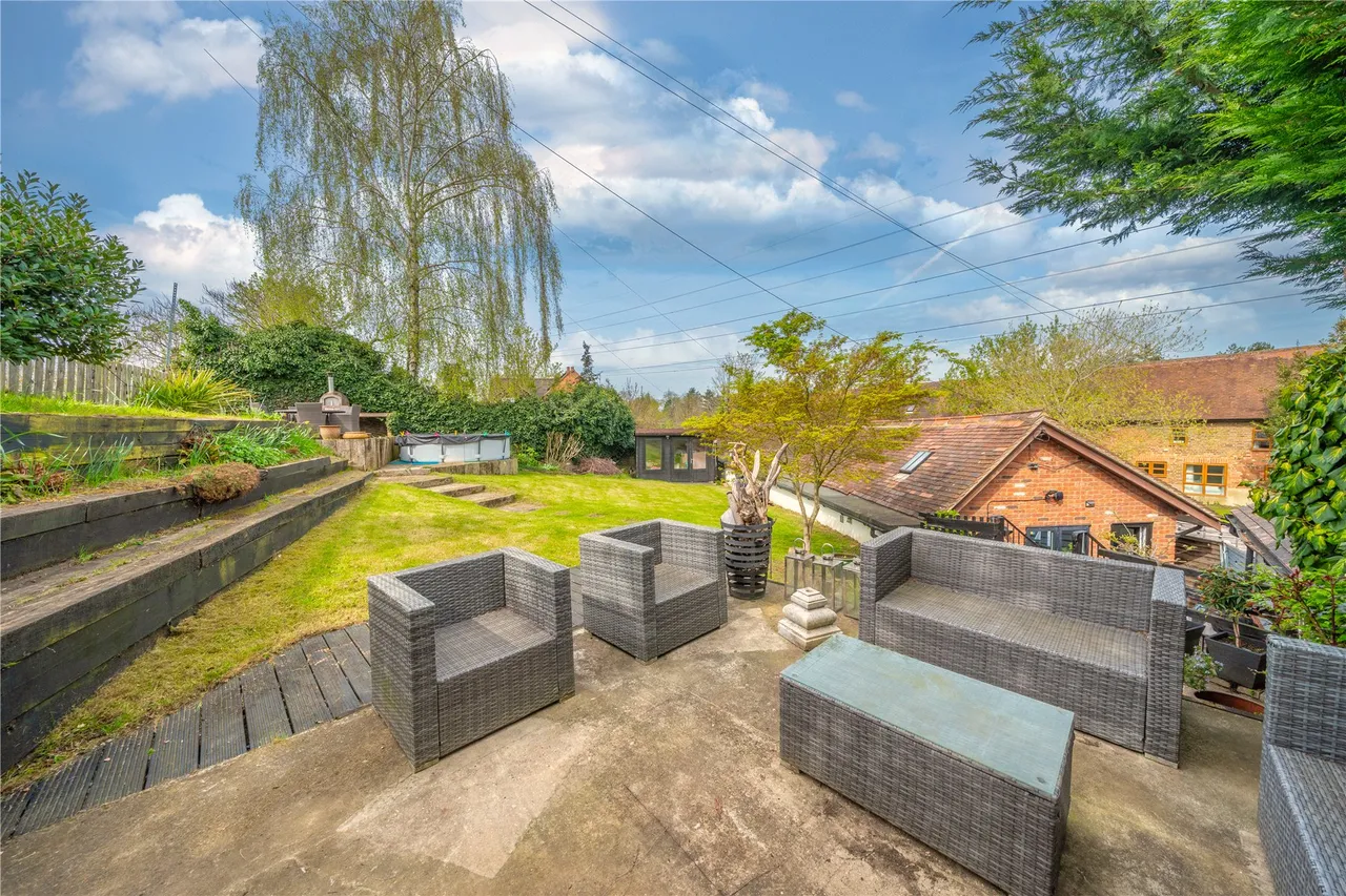 Hatch Farm Mews, Addlestone, KT15, photo 22