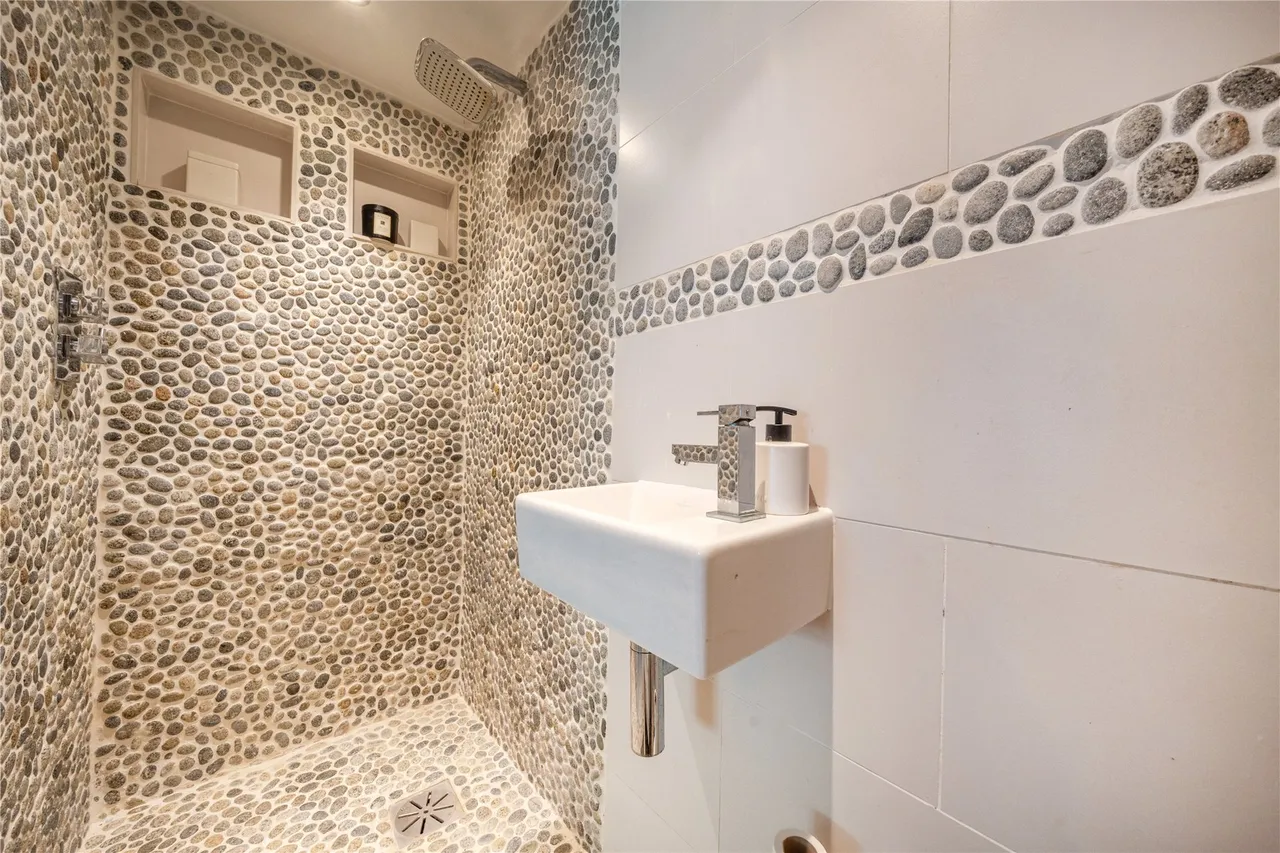 Hatch Farm Mews, Addlestone, KT15, photo 8