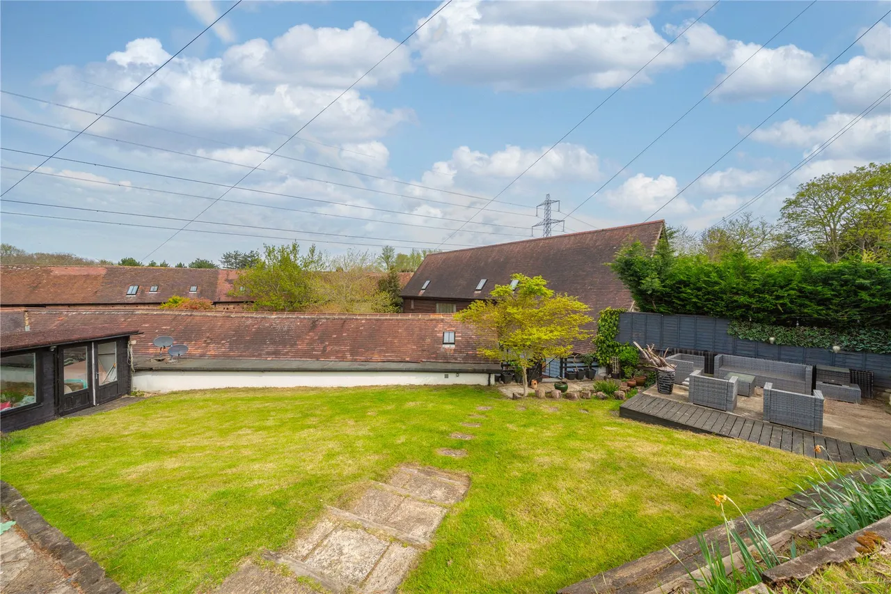 Hatch Farm Mews, Addlestone, KT15, photo 21