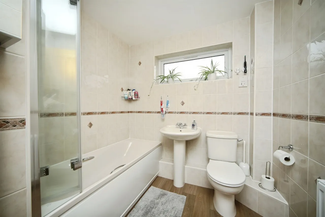 Sutherland Close, Taunton, TA1, photo 15