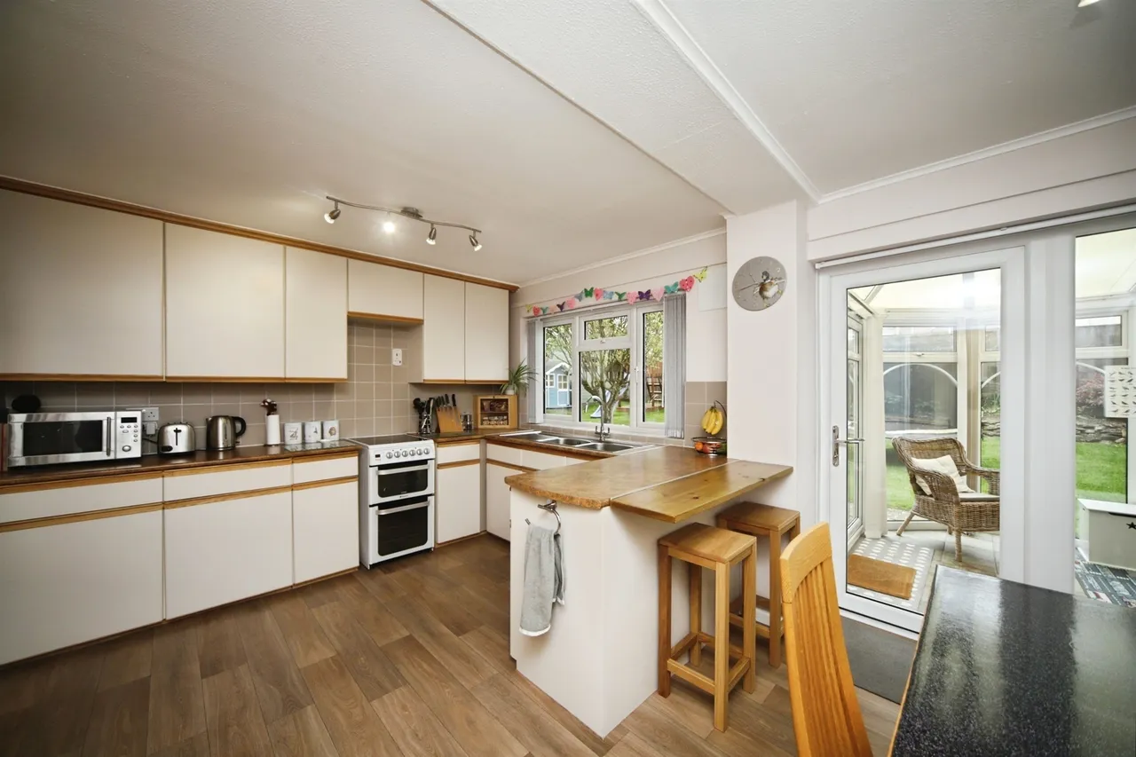 Sutherland Close, Taunton, TA1, photo 8