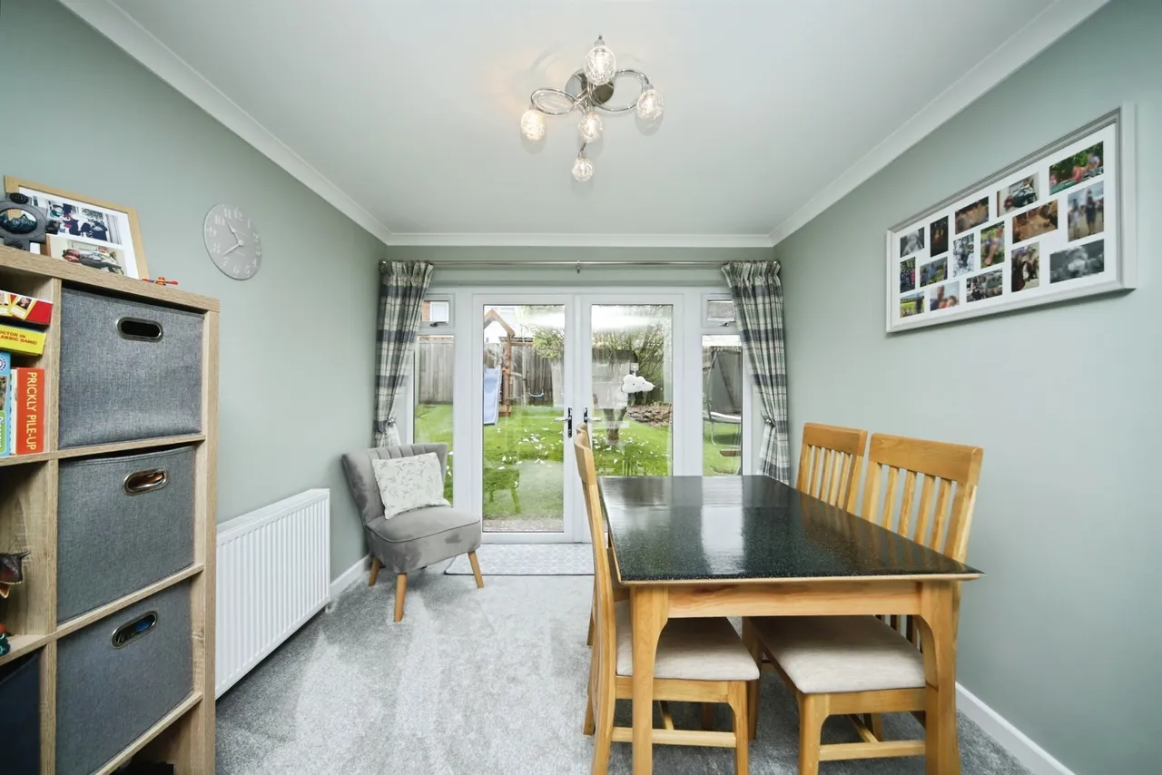 Sutherland Close, Taunton, TA1, photo 3