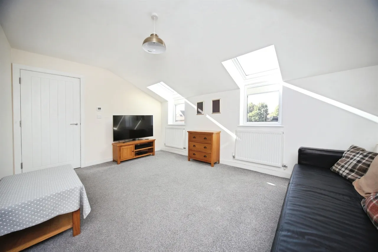 Empress Road, Luton, photo 3