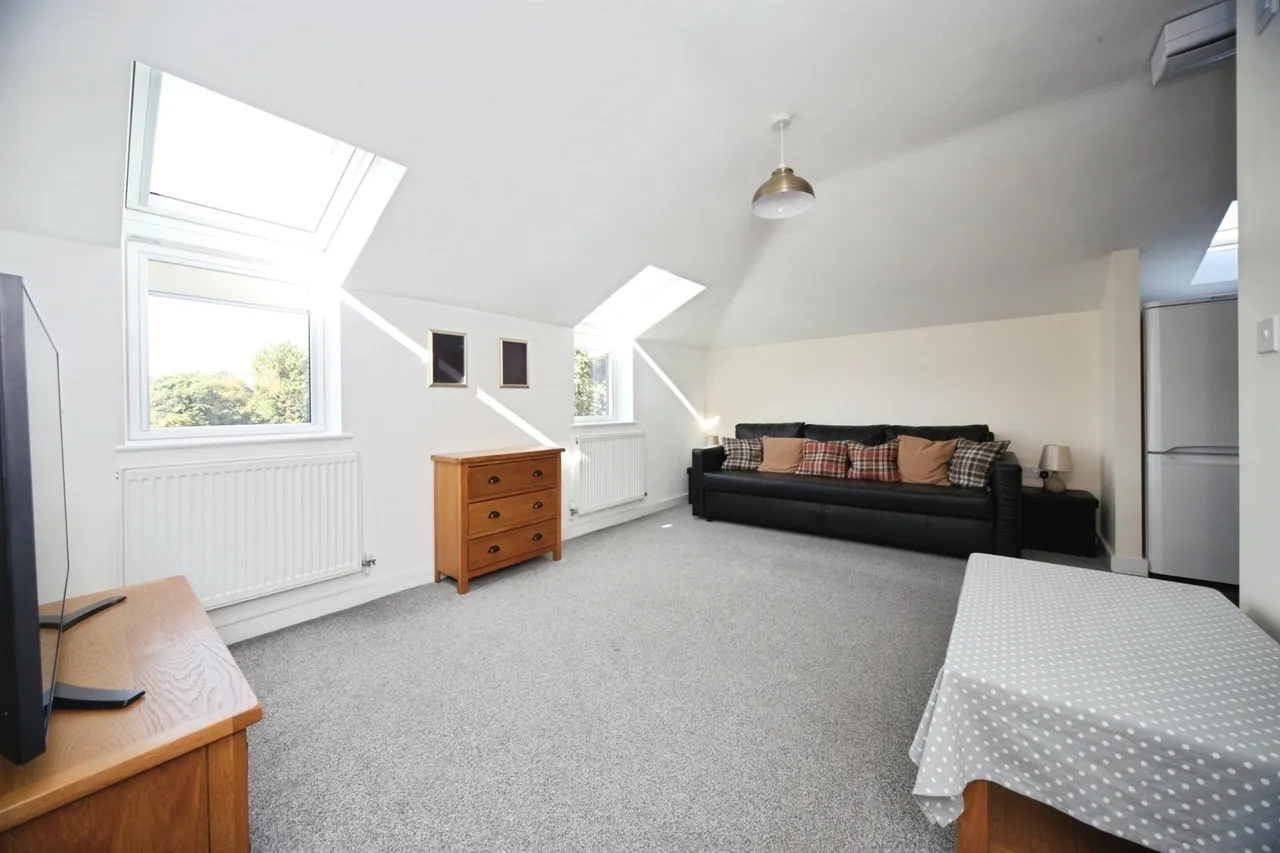 Empress Road, Luton, photo 2