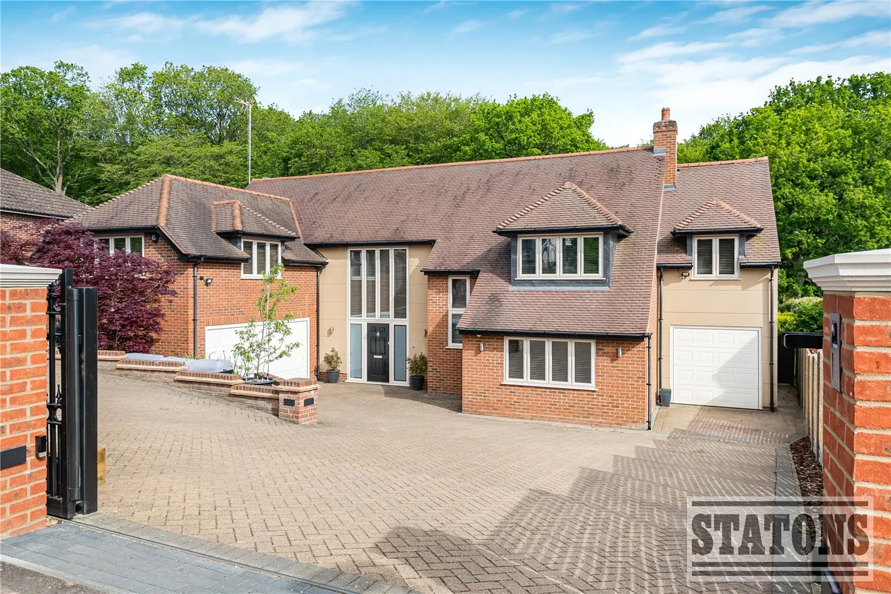 6 bed house for sale — Bradgate, Cuffley, Hertfordshire, EN6 4RL