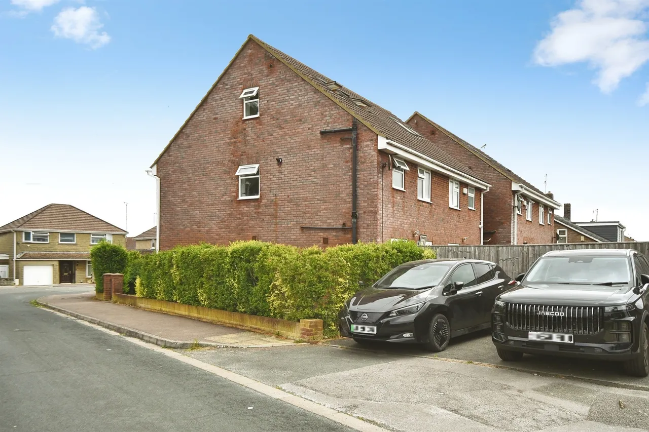 Upham Road, Swindon, SN3, photo 13