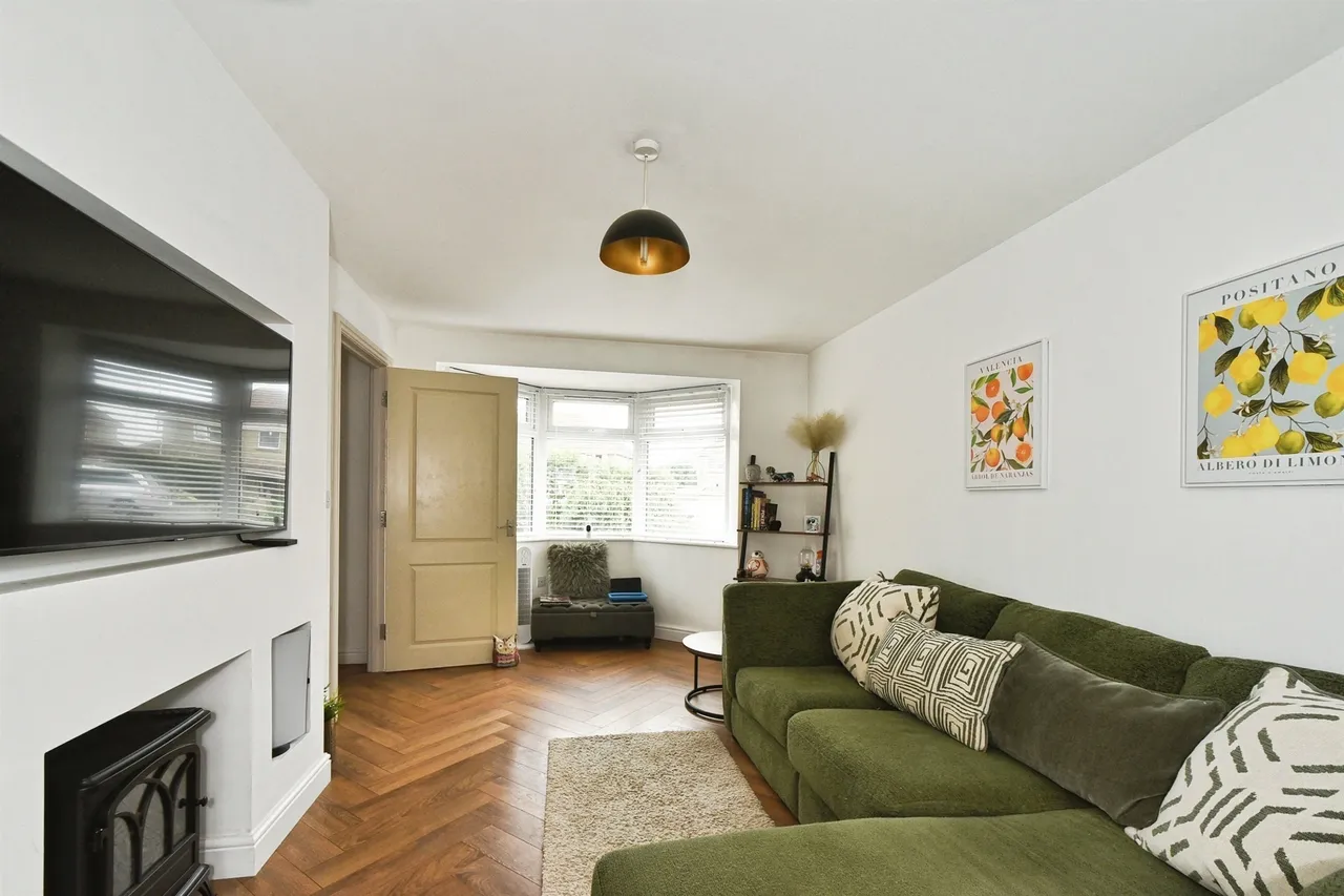 Upham Road, Swindon, SN3, photo 4