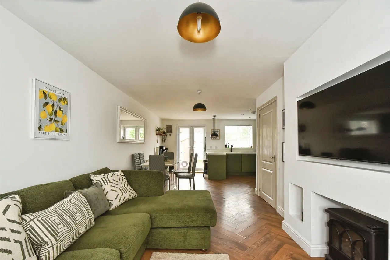 Upham Road, Swindon, SN3, photo 3