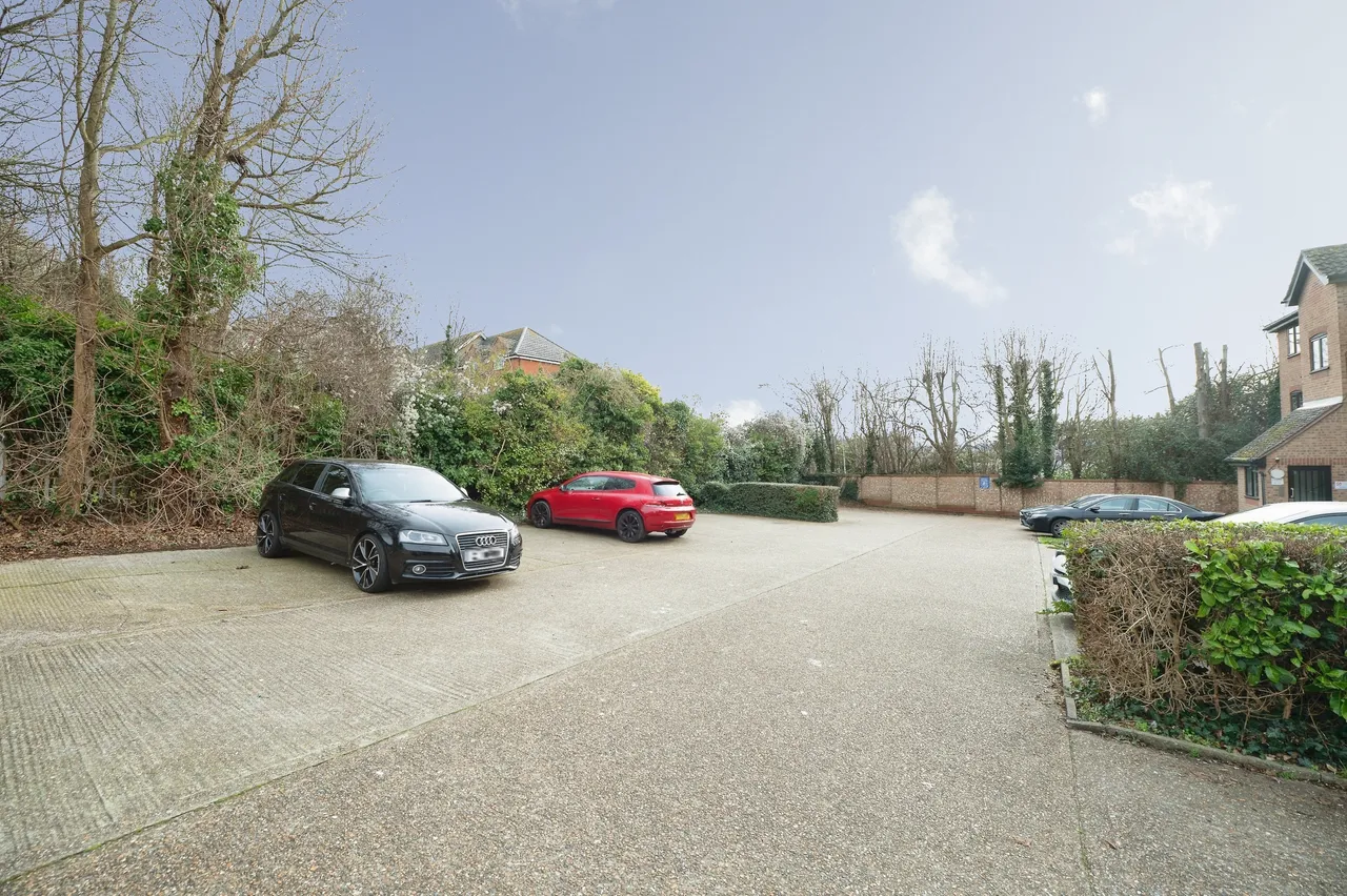 Linnet Way, Purfleet-On-Thames, RM19, photo 17