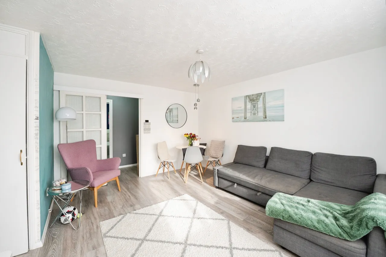 Linnet Way, Purfleet-On-Thames, RM19, photo 3
