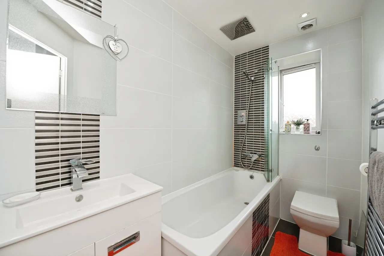 Linnet Way, Purfleet-On-Thames, RM19, photo 15