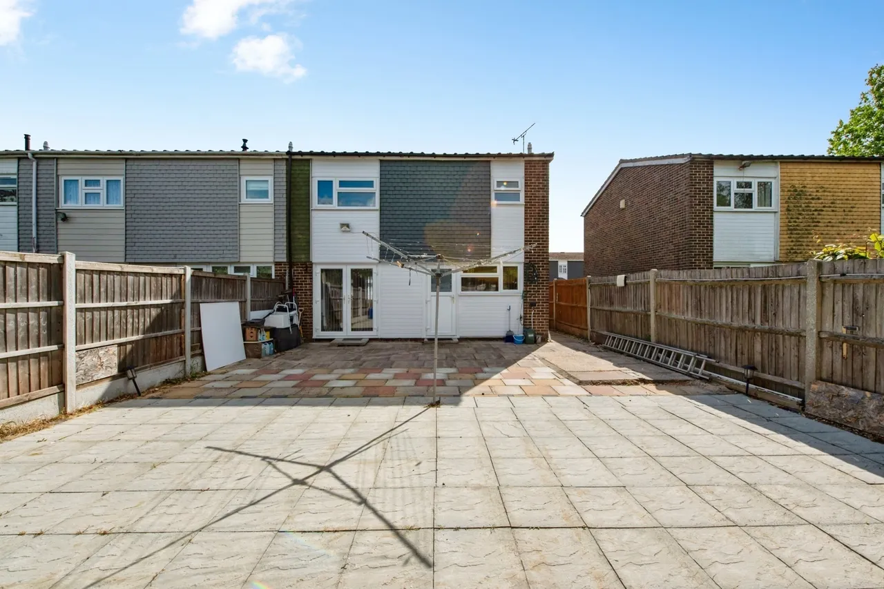 Mollands Court, SOUTH OCKENDON, Essex, RM15, photo 15