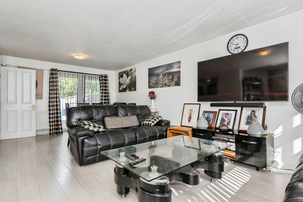 Mollands Court, SOUTH OCKENDON, Essex, RM15, photo 5