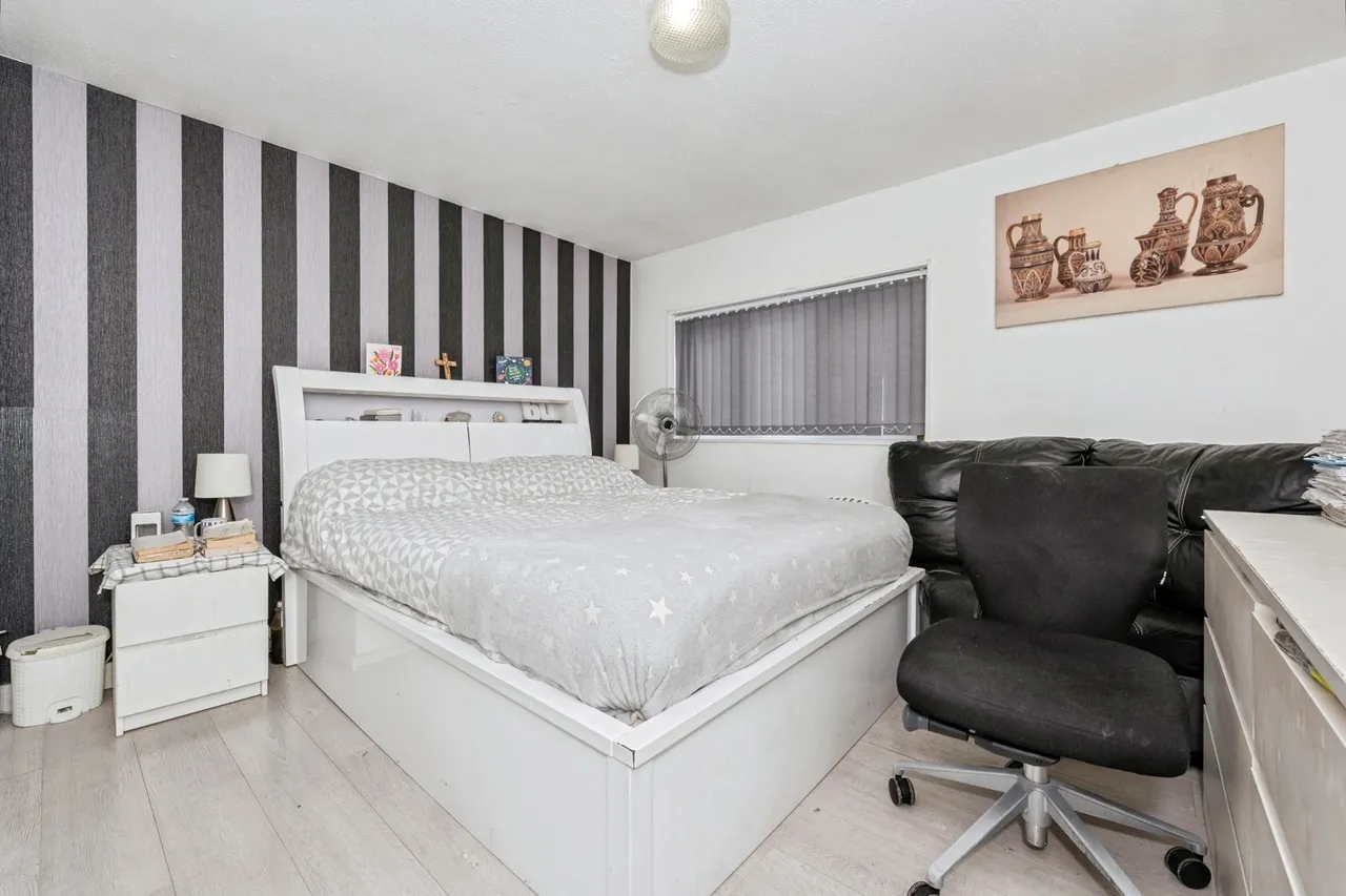 Mollands Court, SOUTH OCKENDON, Essex, RM15, photo 9
