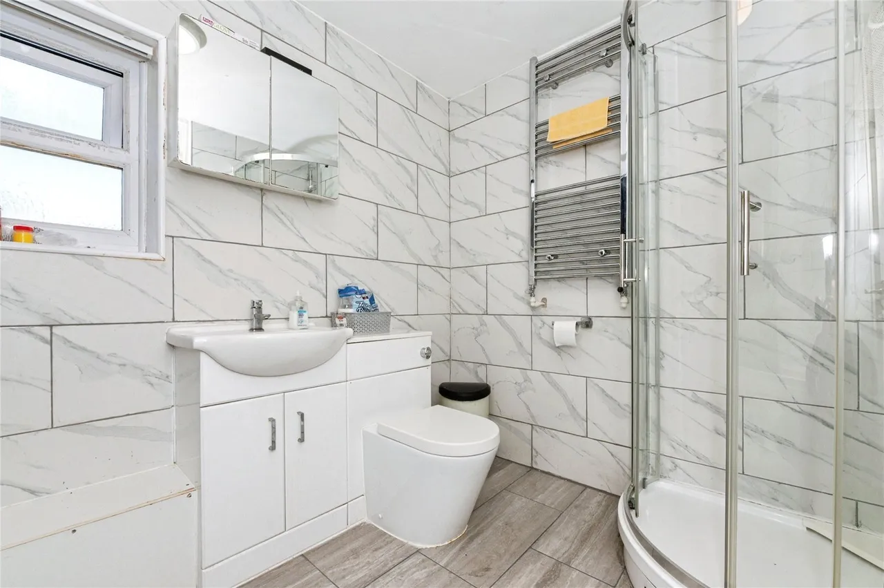 Mollands Court, SOUTH OCKENDON, Essex, RM15, photo 13