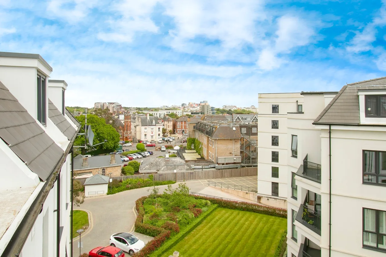 Bournemouth, BH2, photo 17