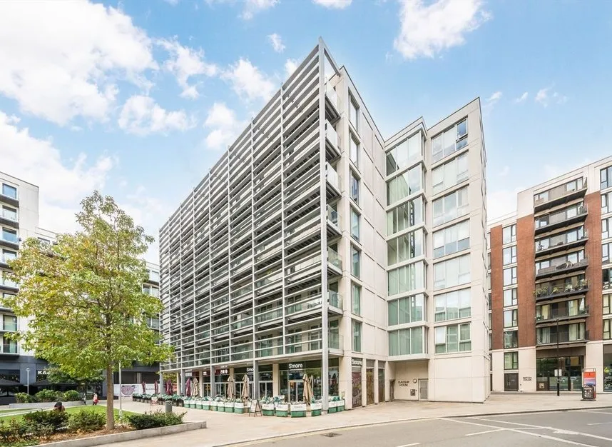 Royal Crest Avenue, Royal Wharf, E16, photo 9