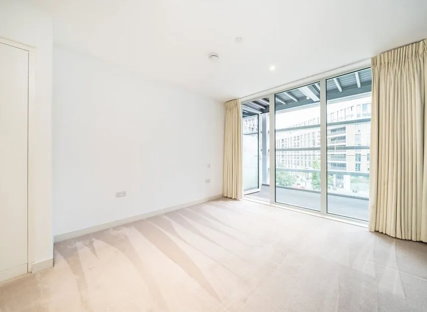 Royal Crest Avenue, Royal Wharf, E16, photo 5