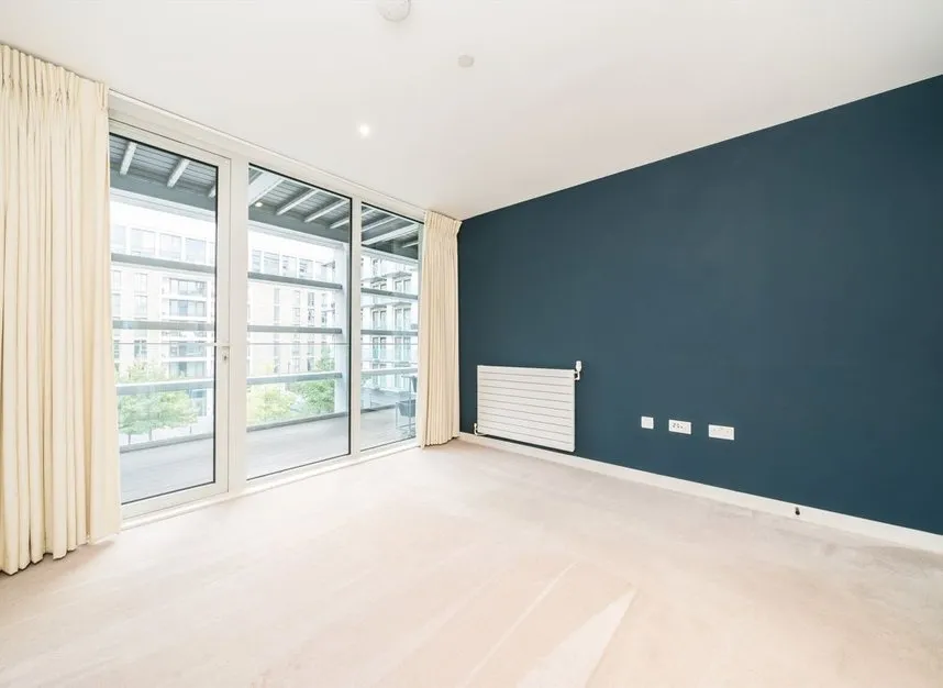 Royal Crest Avenue, Royal Wharf, E16, photo 2