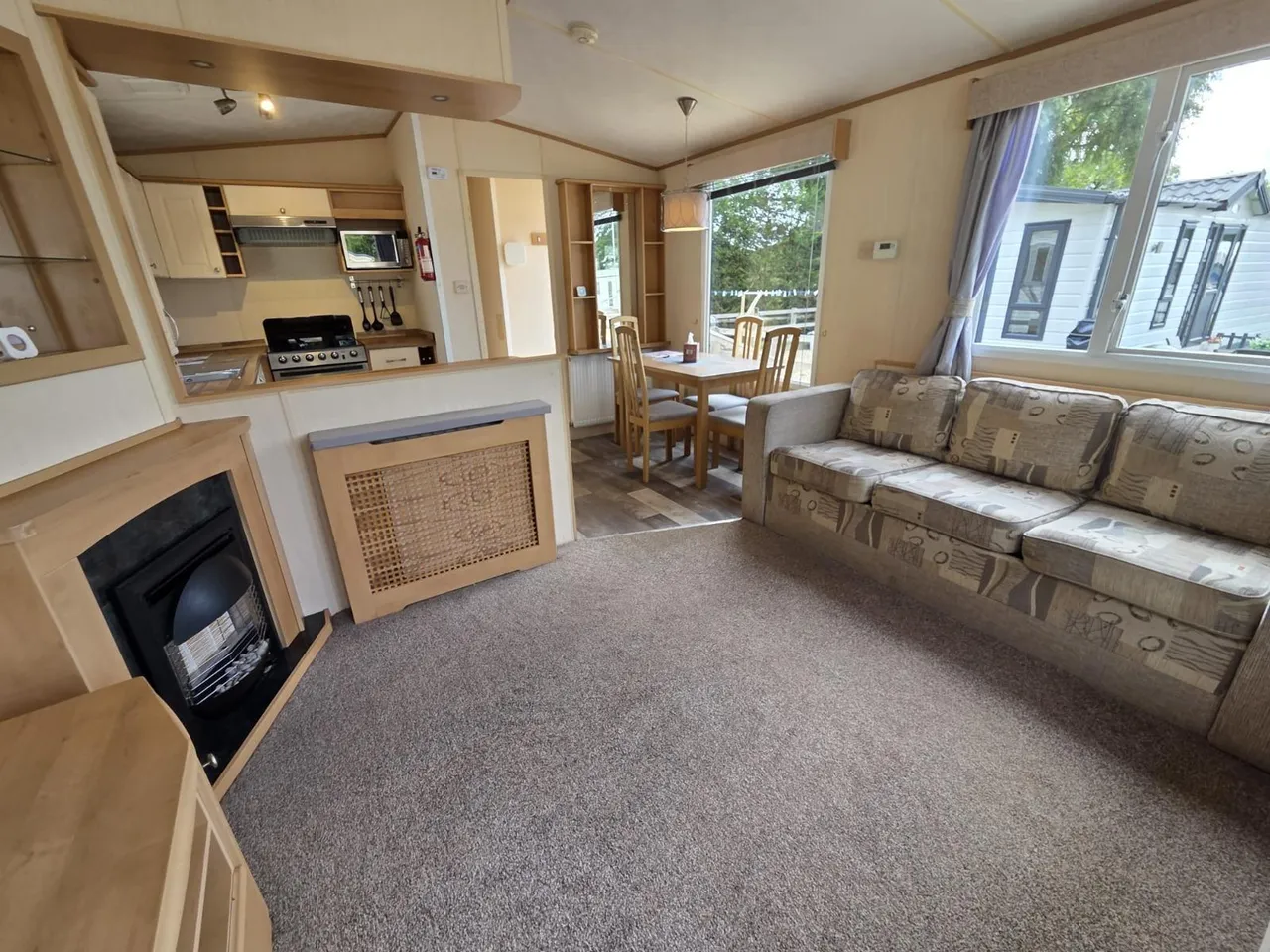 The Willerby Manor Caravan, HR8, photo 5