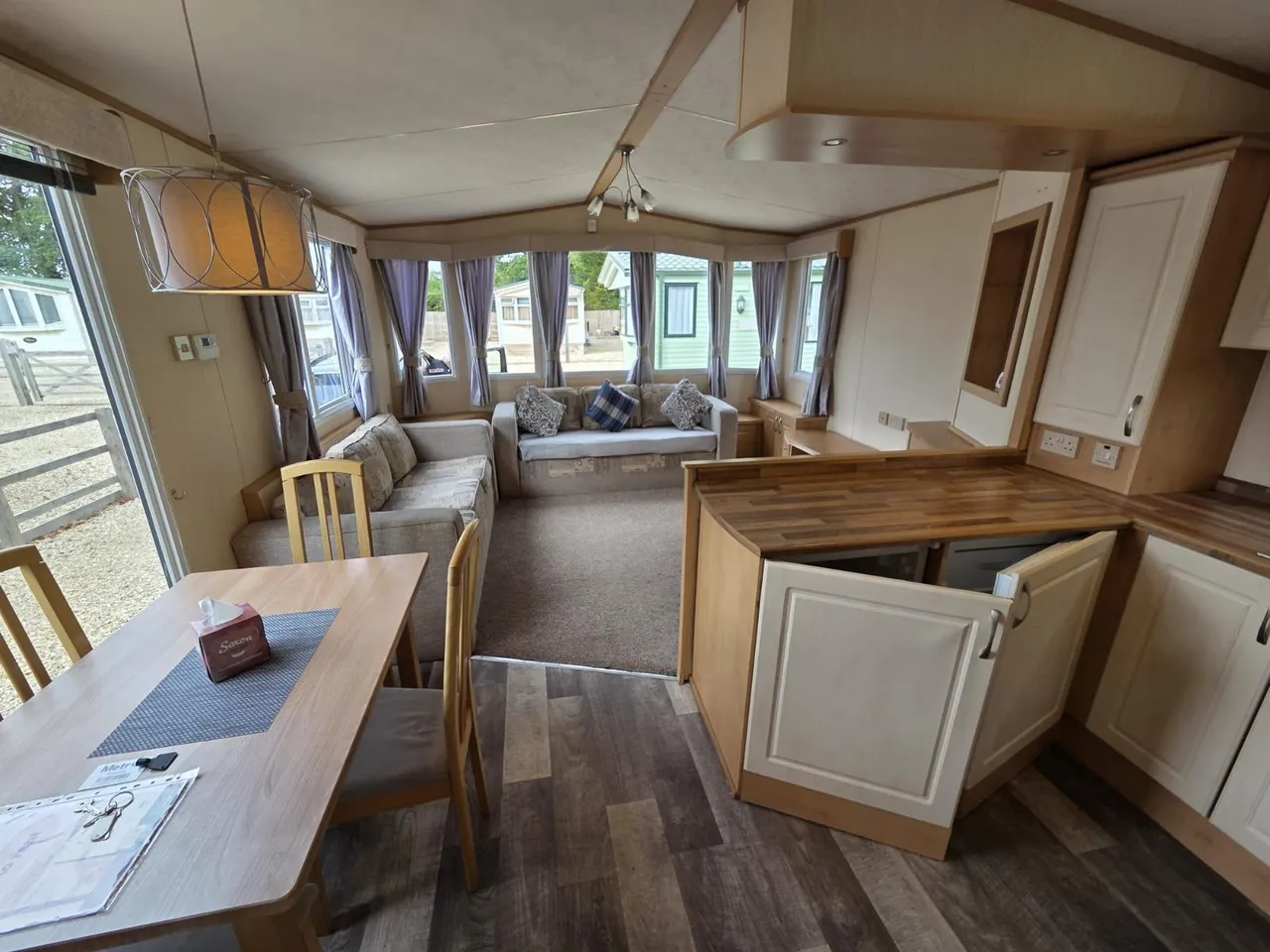 The Willerby Manor Caravan, HR8, photo 7