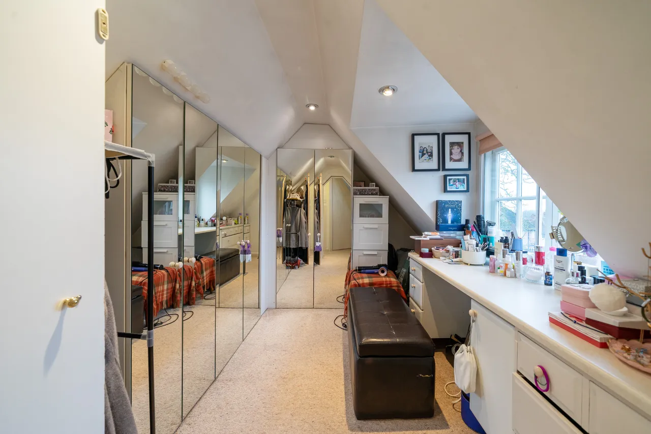 Pitshanger Lane, Ealing, W5, photo 13