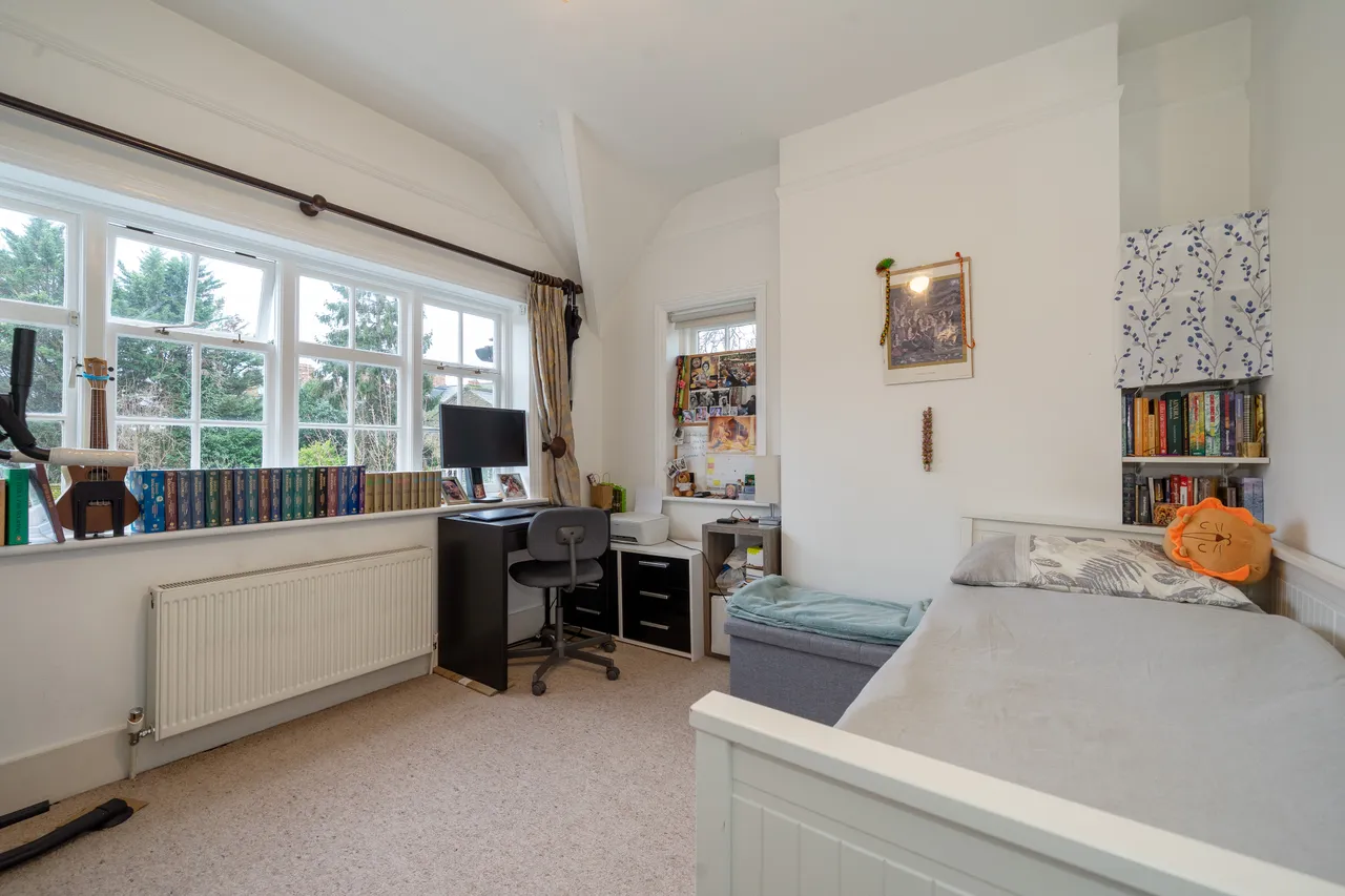 Pitshanger Lane, Ealing, W5, photo 10