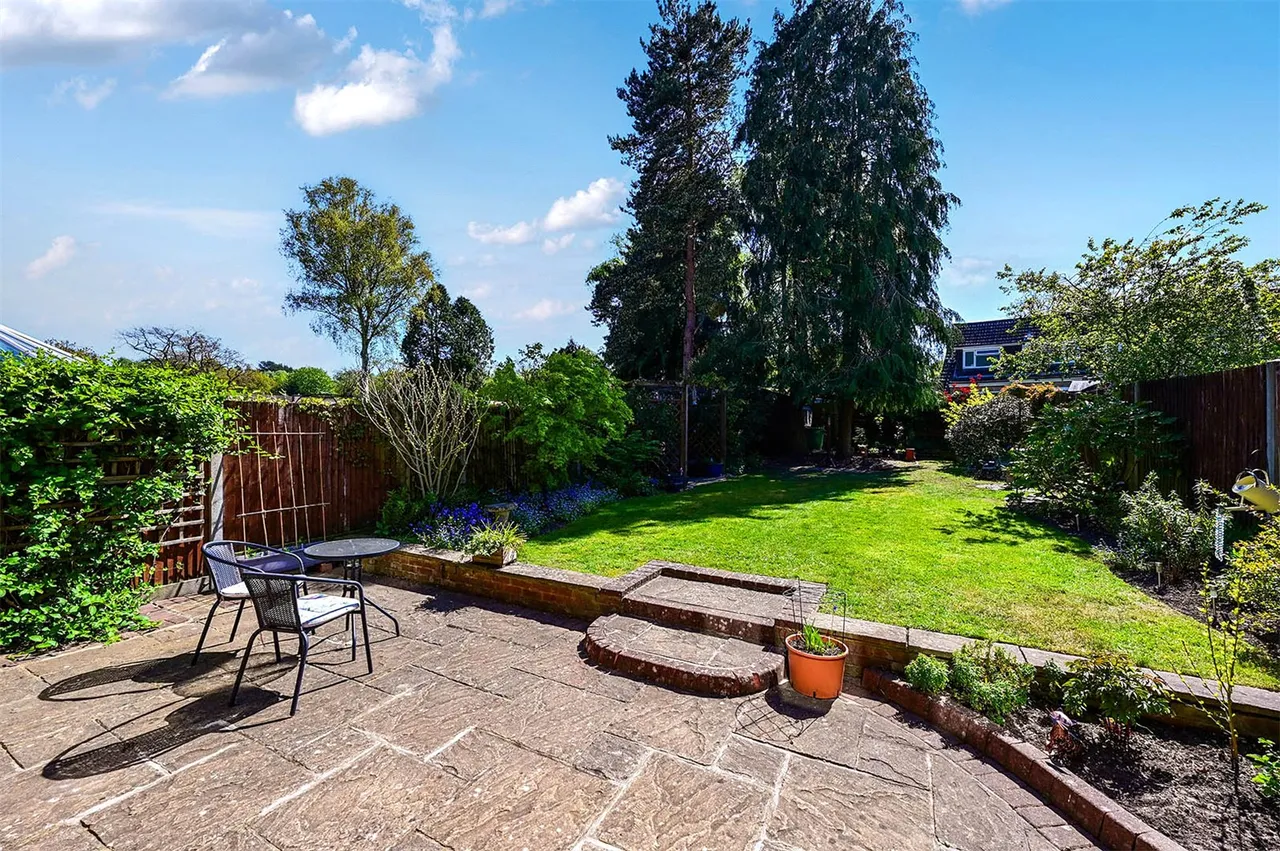 Michaelmas Close, Yateley, Hampshire, GU46 6BZ, photo 4