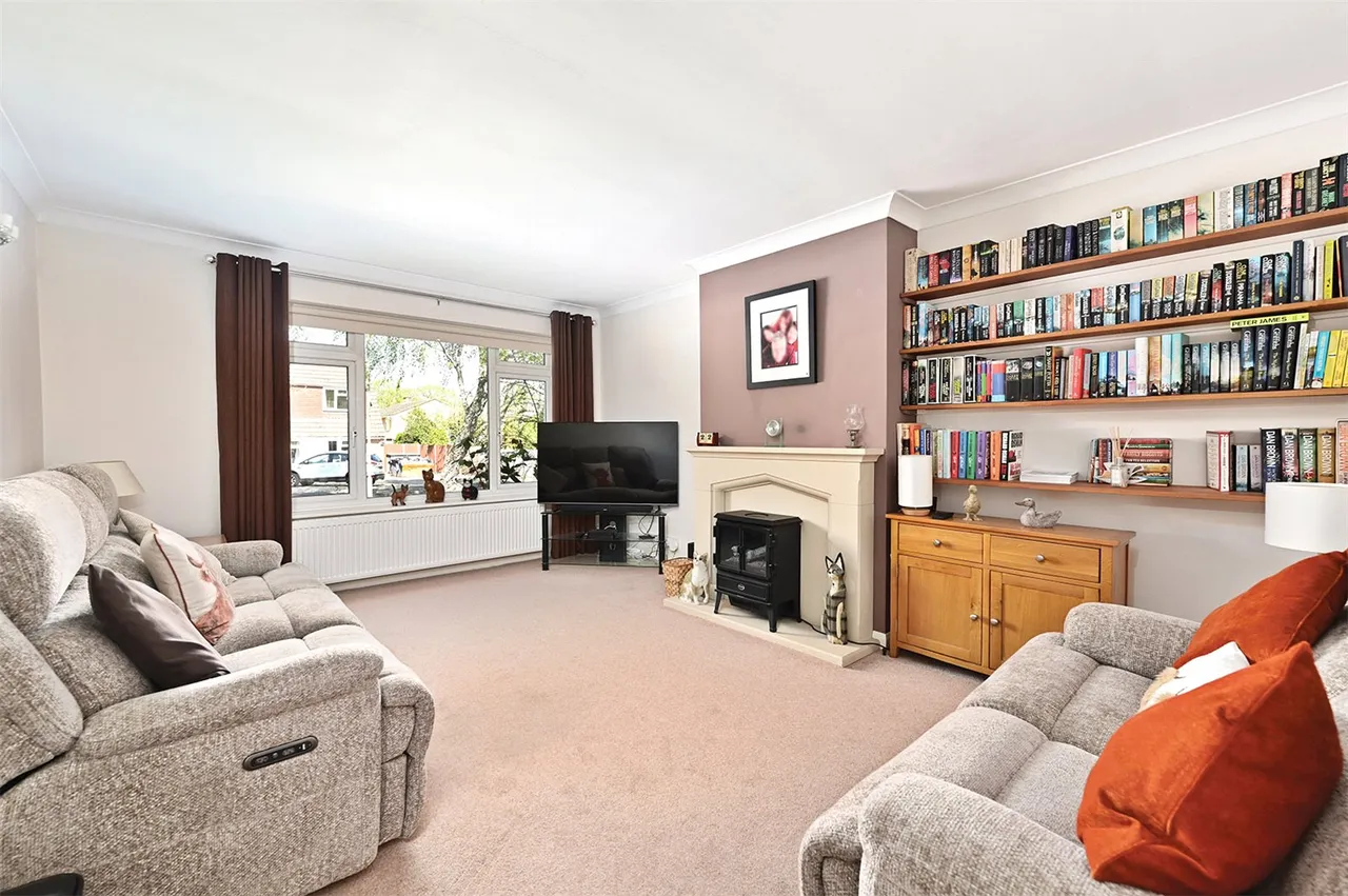 Michaelmas Close, Yateley, Hampshire, GU46 6BZ, photo 2
