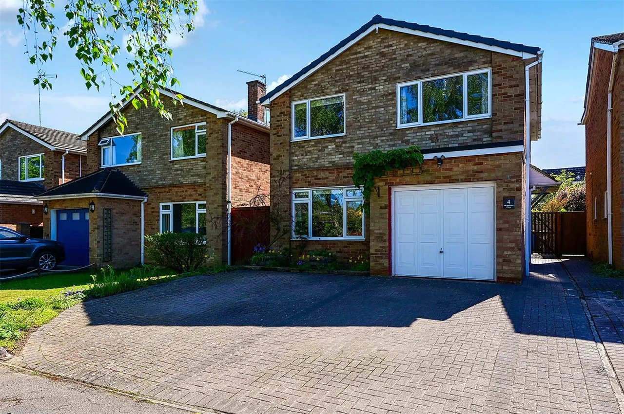 Michaelmas Close, Yateley, Hampshire, GU46 6BZ, photo 17