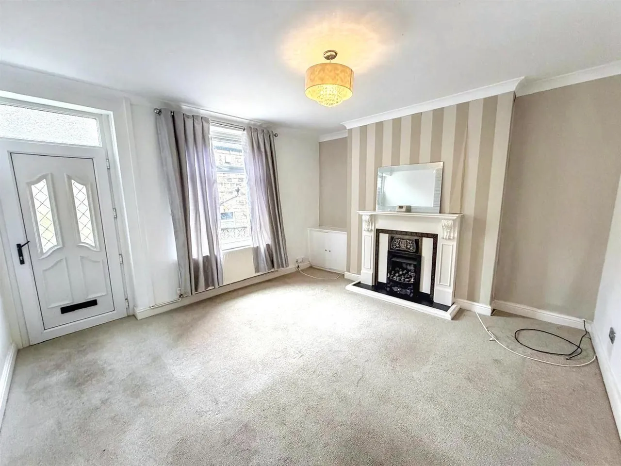 North Street, Silsden, BD20 9PE, photo 3