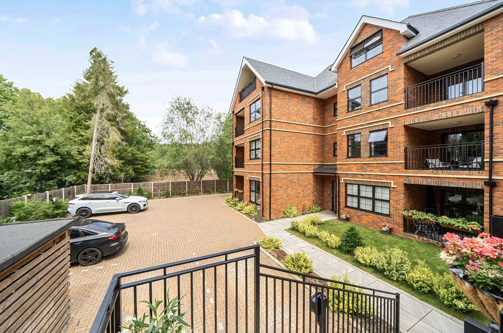4 Church Road, Kenley CR8 5DU, photo 5