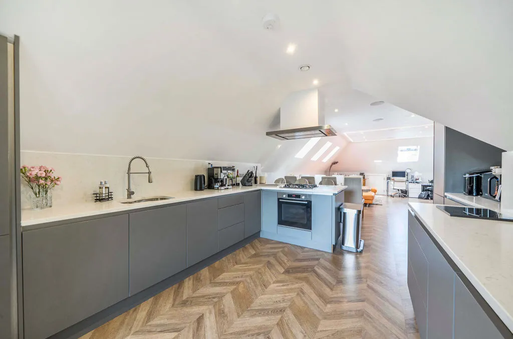 4 Church Road, Kenley CR8 5DU, photo 6