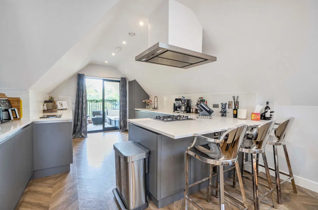 4 Church Road, Kenley CR8 5DU, photo 7