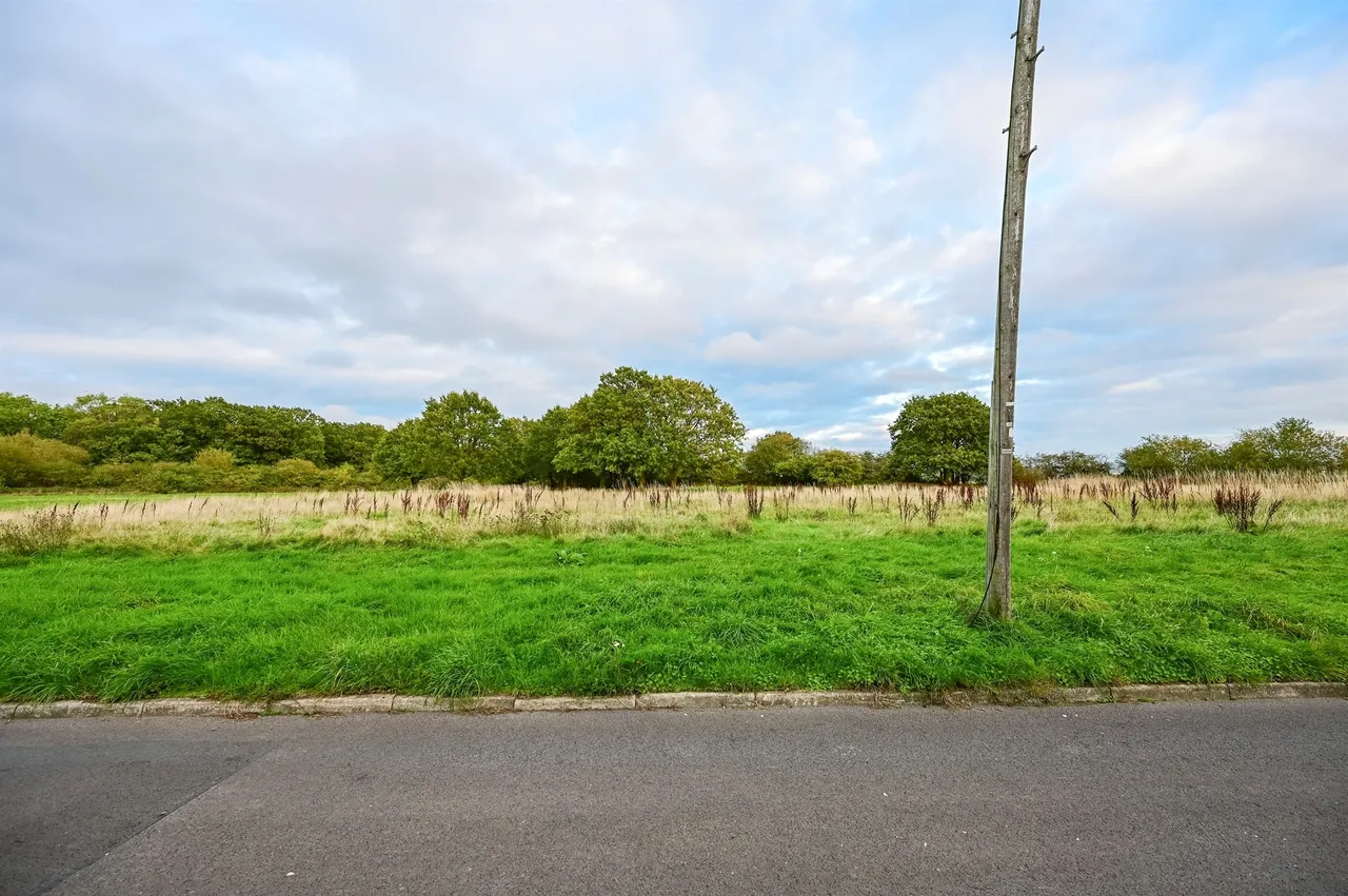 Alderfield Drive, Liverpool, L24, photo 12