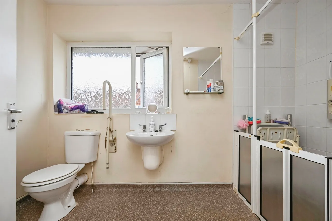 Alderfield Drive, Liverpool, L24, photo 9