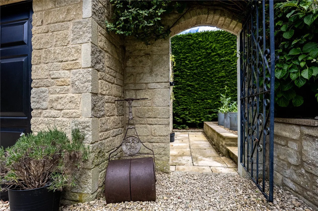 Mawles Lane, Shipton-under-Wychwood, OX7, photo 19