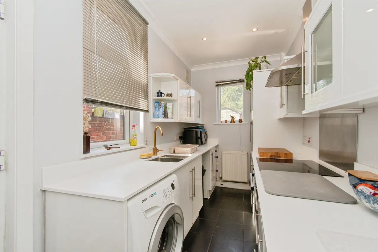 Ashton Road, CASTLEFORD, photo 6