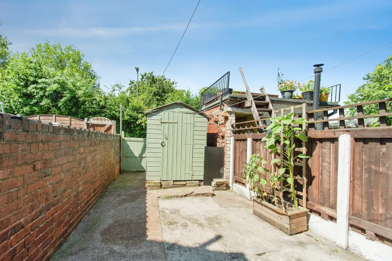 Ashton Road, CASTLEFORD, photo 12