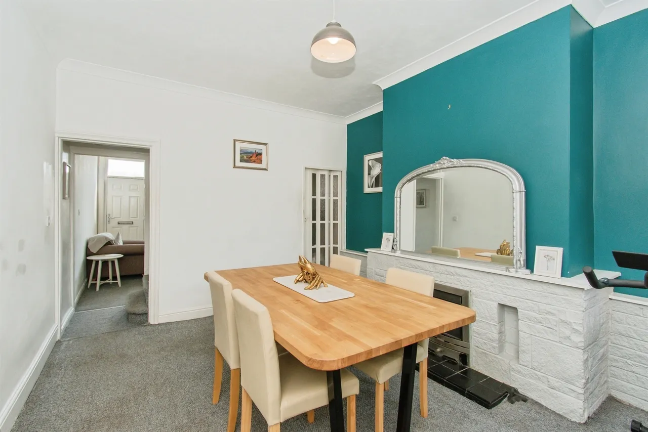 Ashton Road, CASTLEFORD, photo 8