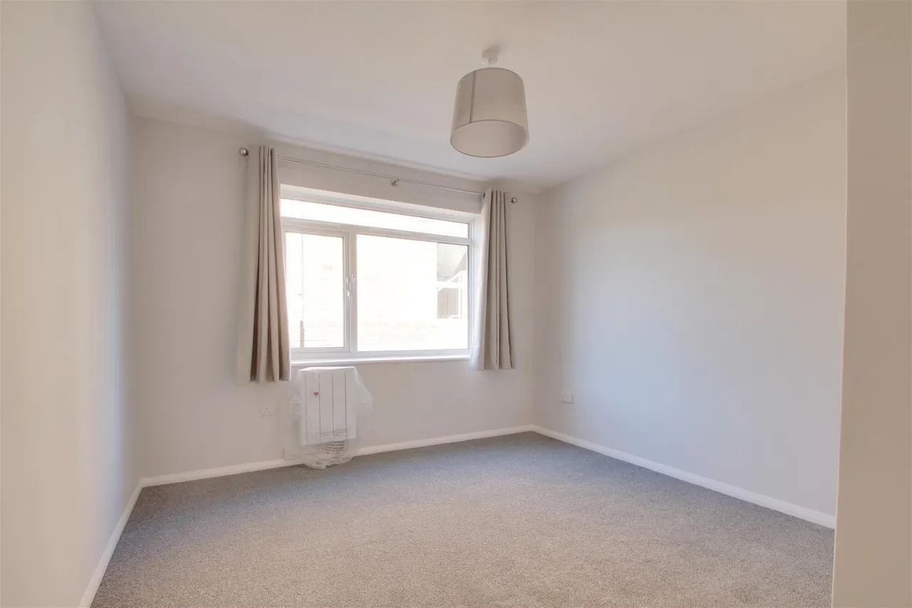 Victoria Road, Worthing, photo 6