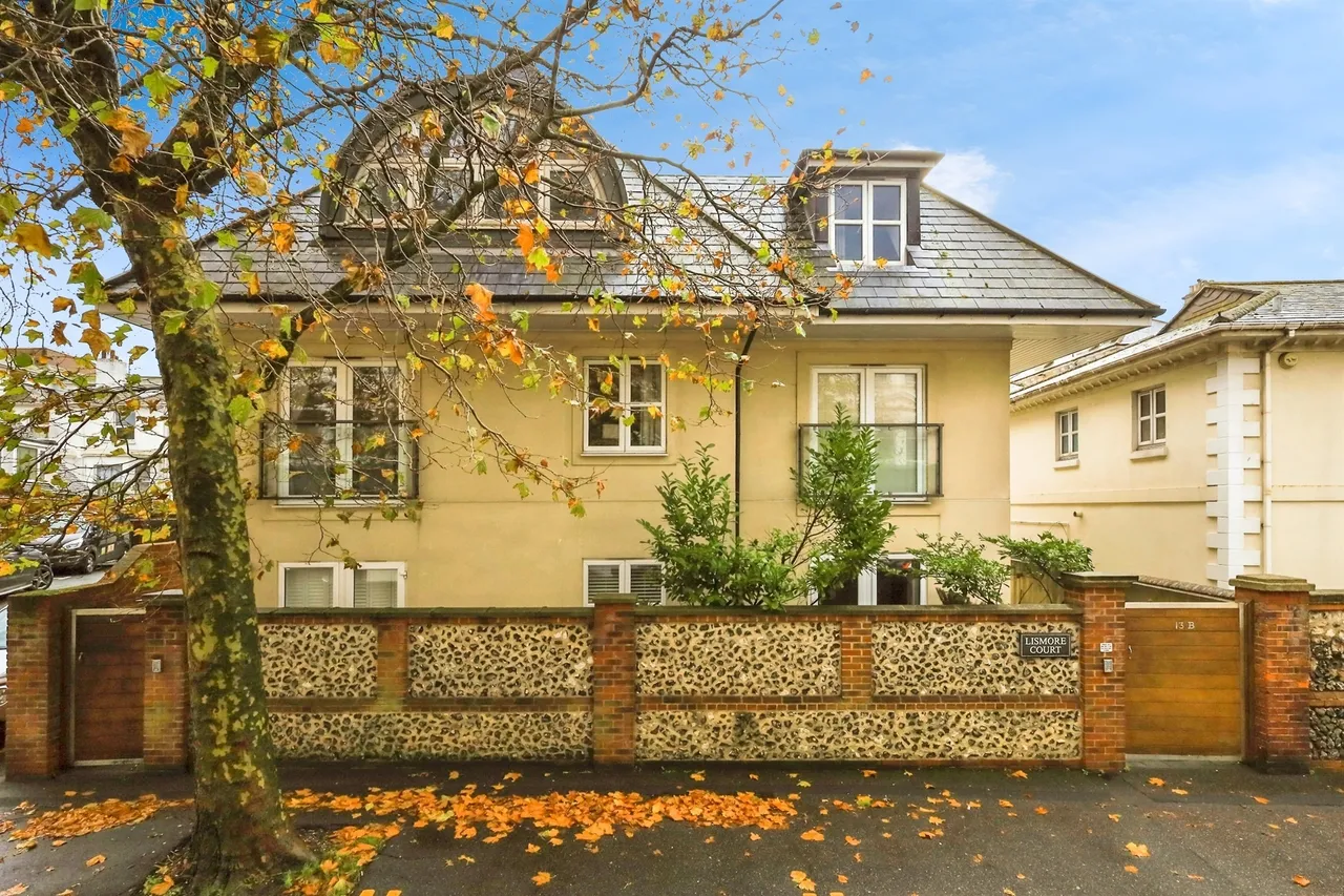 1 bed flat for sale — Lismore Road, Eastbourne